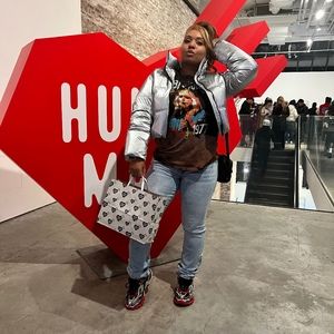 Meet your Posher, Xiomary